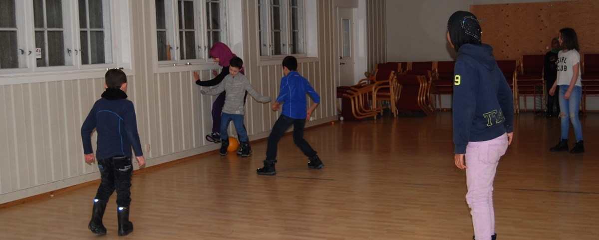 Fotballkamp i gymsalen.JPG